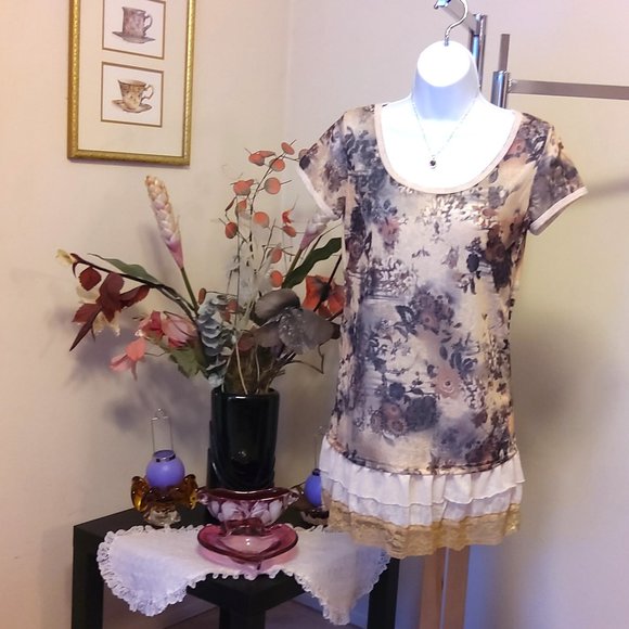 NWT Women’s Chic Beautiful Floral Printed Short Sleeve Scoop Neck Blouse Top - Picture 4 of 6